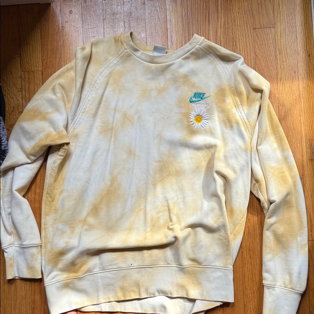 Nike Men's Cream Tie-Dye Crewneck Sweater